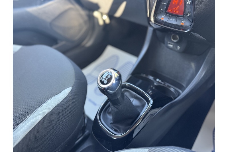 Used Toyota AYGO 2015 for sale - 76591238: Photo 40