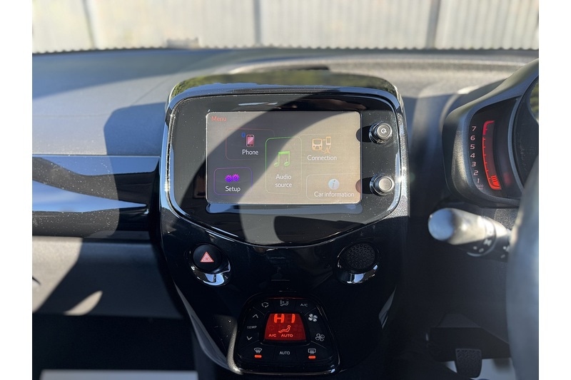 Used Toyota AYGO 2015 for sale - 76591238: Photo 41