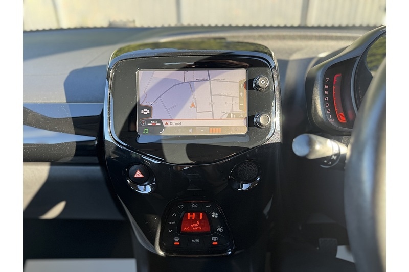 Used Toyota AYGO 2015 for sale - 76591238: Photo 42