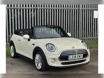 Used MINI Convertible 2018 for sale - 76280497: Photo