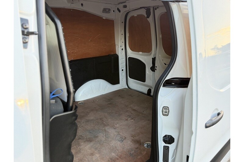 Used Peugeot Partner 2017 for sale - 76638645: Photo 27