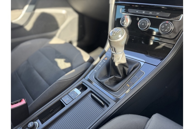 Used Volkswagen Golf 2018 for sale - 76612638: Photo 34