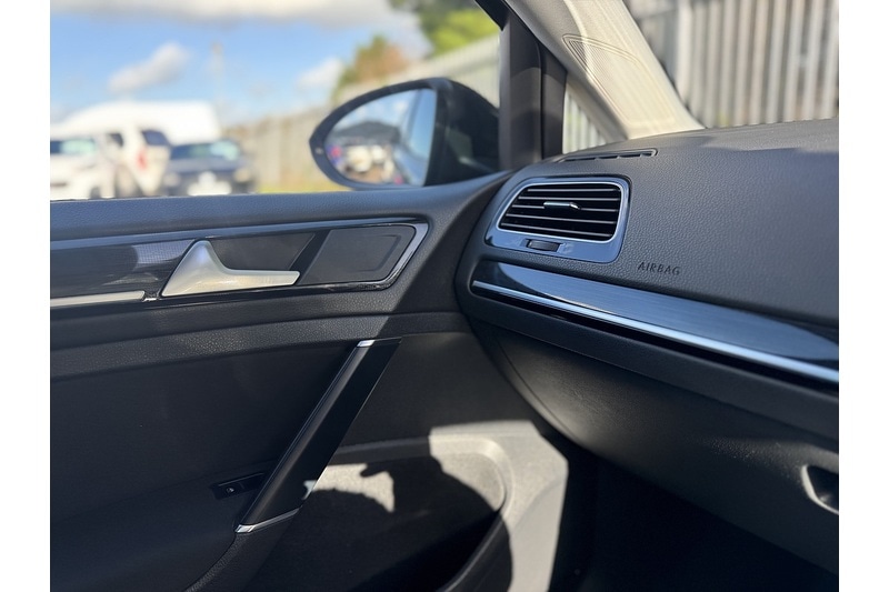 Used Volkswagen Golf 2018 for sale - 76612638: Photo 35