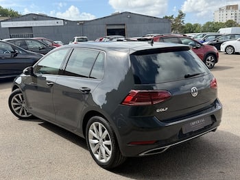 Used Volkswagen Golf 2018 for sale - 79875601: Photo