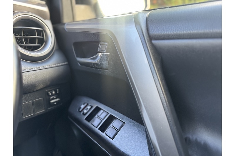 Used Toyota RAV4 2016 for sale - 76280496: Photo 33
