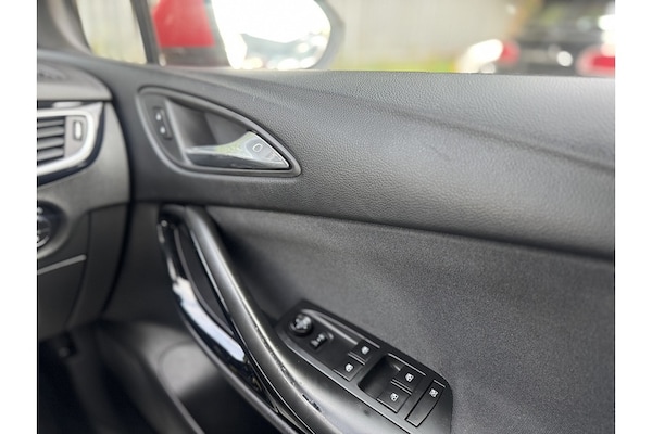 Used Vauxhall Astra 2016 for sale - 76114928: Photo 33