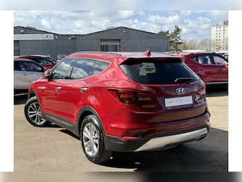 Used Hyundai Santa Fe 2017 for sale - 77917264: Photo