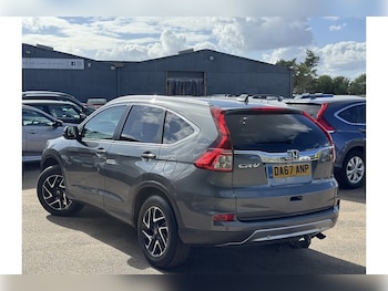Used Honda CR-V 2017 for sale - 75704314: Photo 2