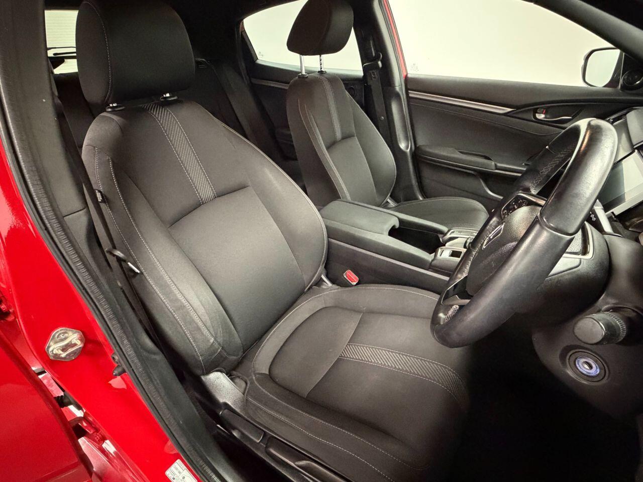 Used Honda Civic 2018 for sale - 76701595: Photo 3