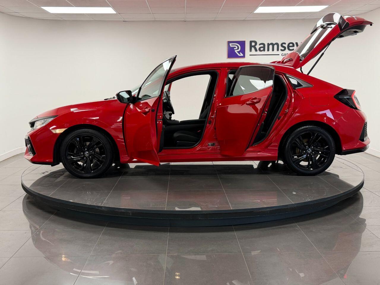 Used Honda Civic 2018 for sale - 76701595: Photo 30