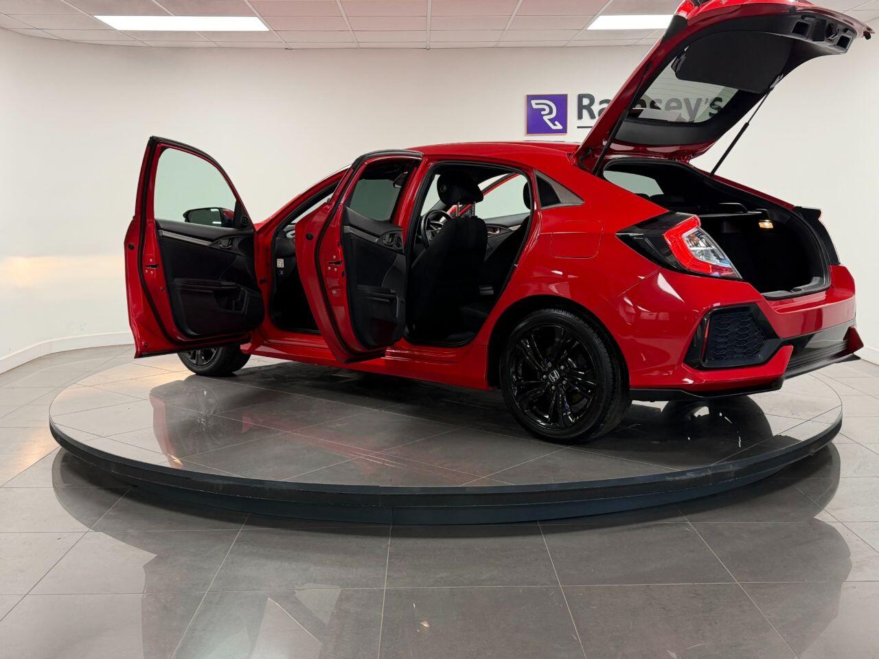 Used Honda Civic 2018 for sale - 76701595: Photo 31