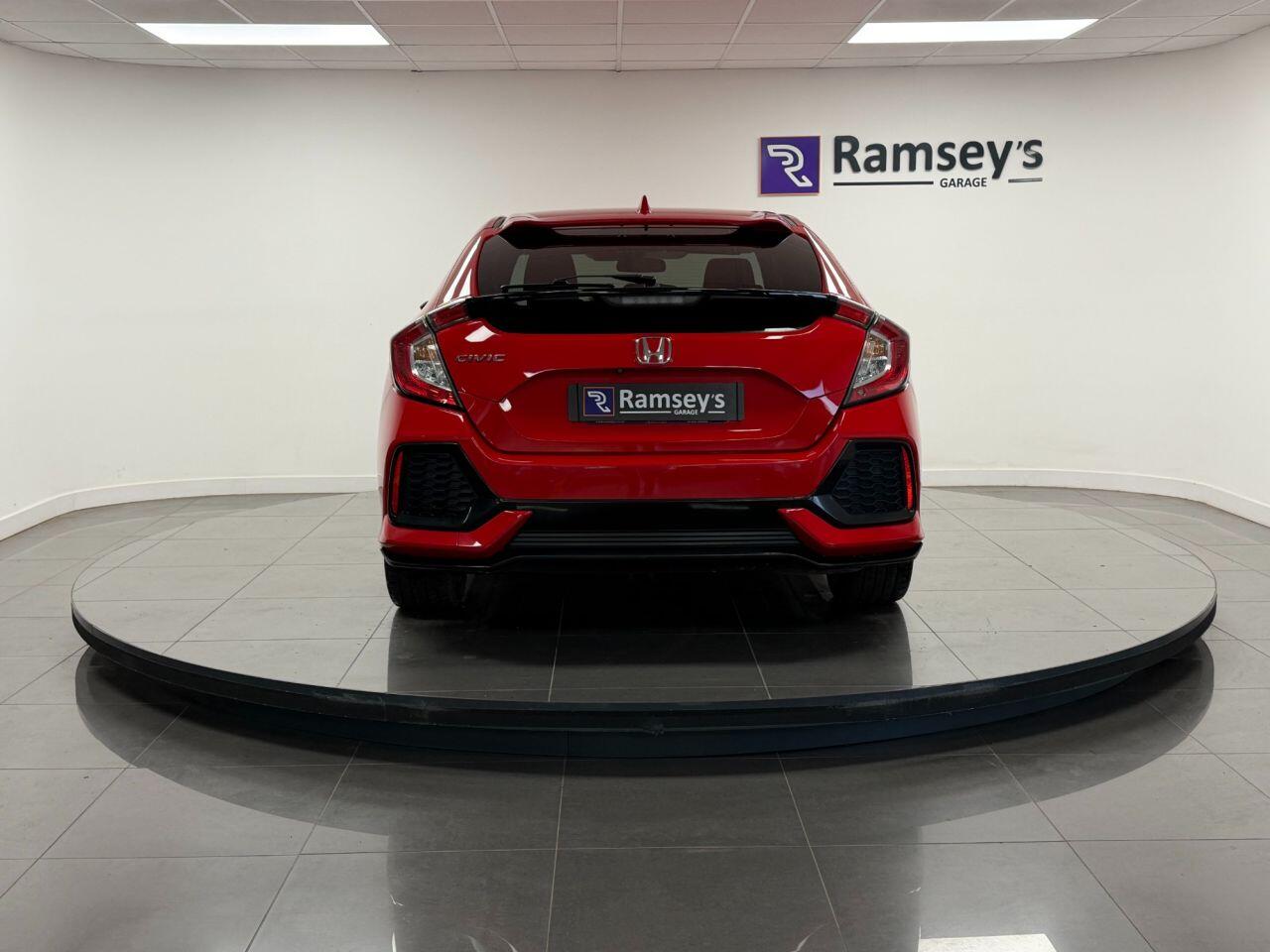 Used Honda Civic 2018 for sale - 76701595: Photo 5