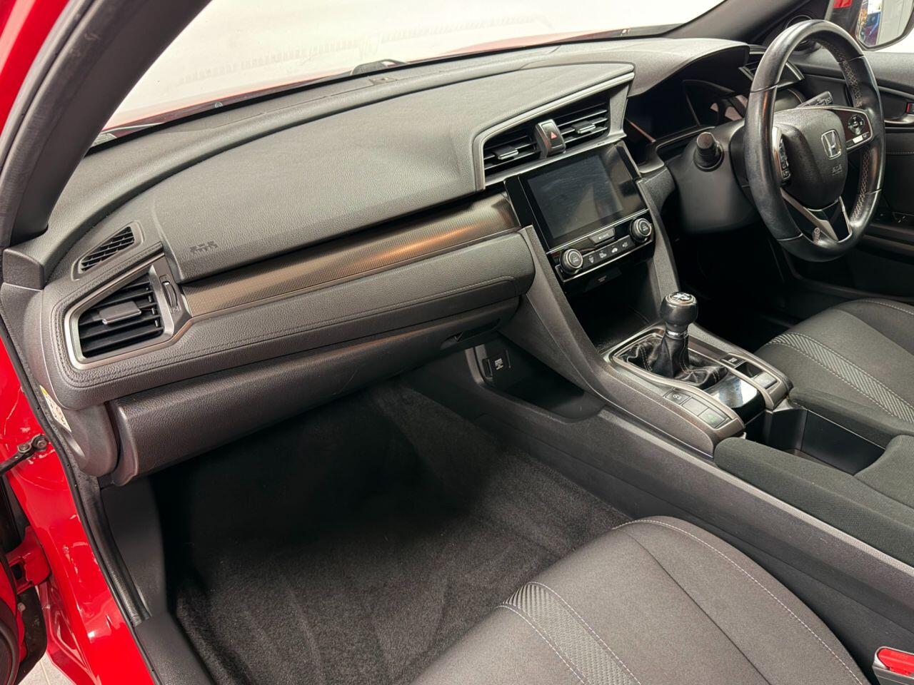 Used Honda Civic 2018 for sale - 76701595: Photo 9