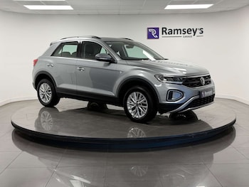 Used Volkswagen T-Roc 2022 for sale - 77506008: Photo