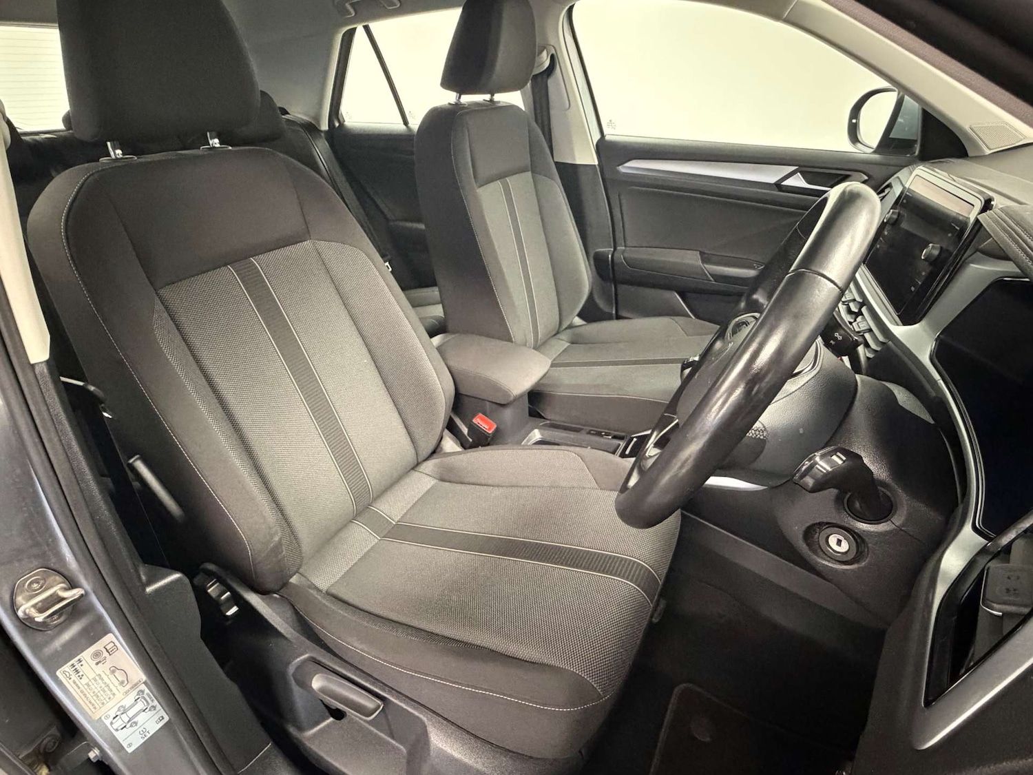 Used Volkswagen T-Roc 2022 for sale - 77506008: Photo 3