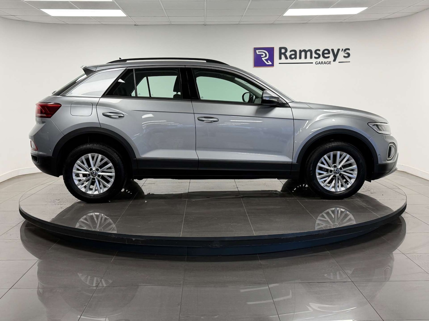 Used Volkswagen T-Roc 2022 for sale - 77506008: Photo 5