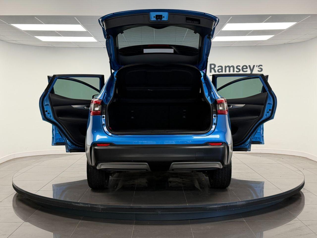 Used Nissan Qashqai 2017 for sale - 76562239: Photo 32