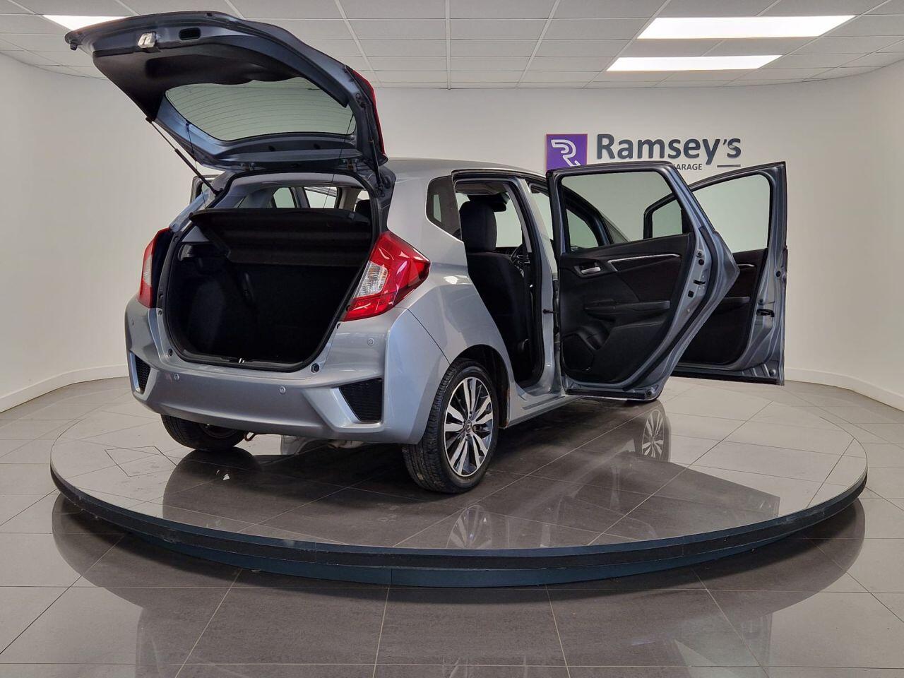 Used Honda Jazz 2016 for sale - 76701423: Photo 29