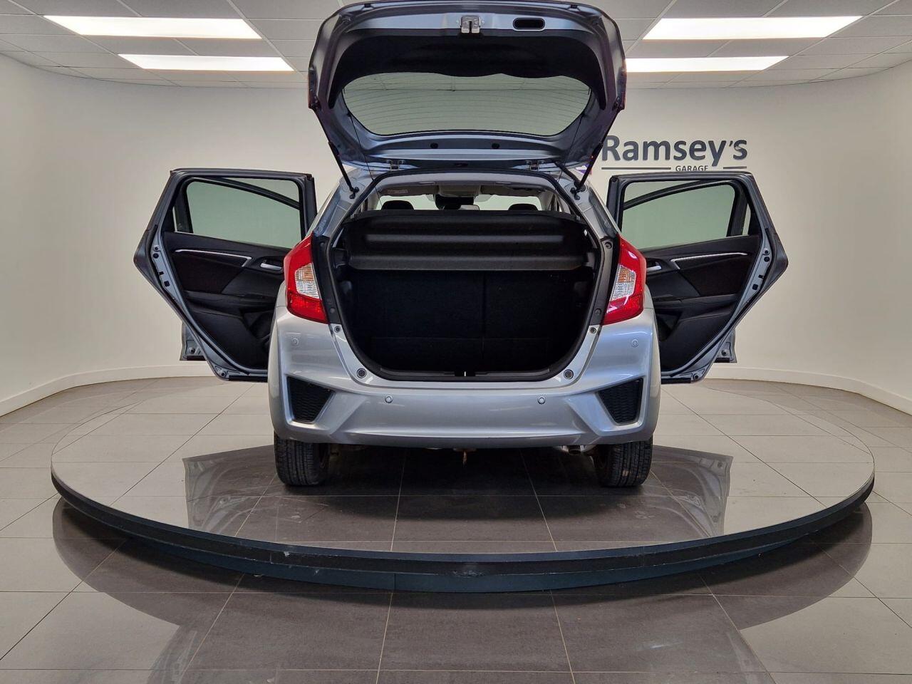 Used Honda Jazz 2016 for sale - 76701423: Photo 30