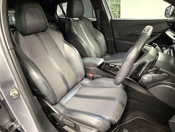 Used Peugeot 2008 2020 for sale - 76562379: Photo