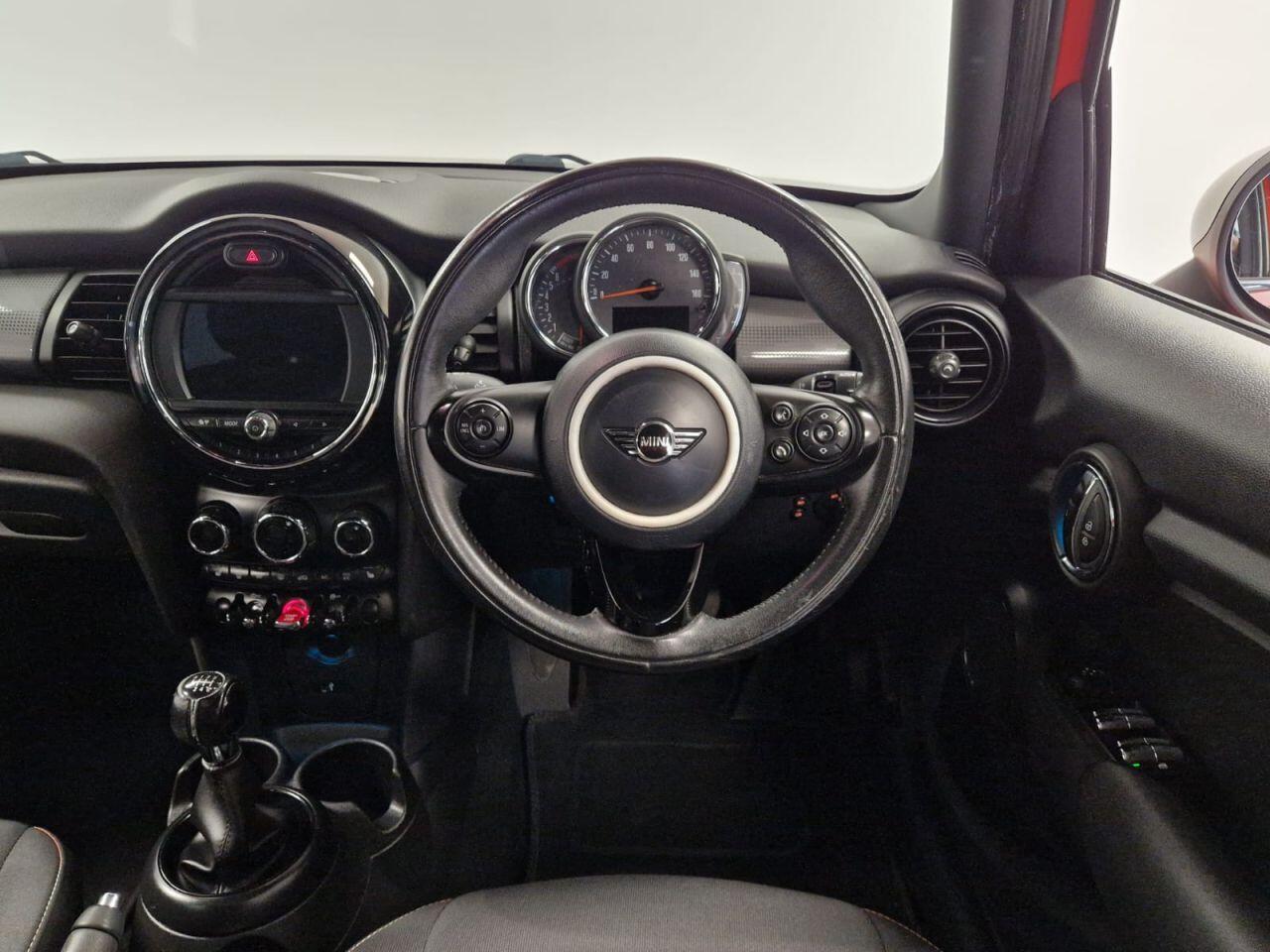 Used MINI Hatch 2018 for sale - 76913639: Photo 2