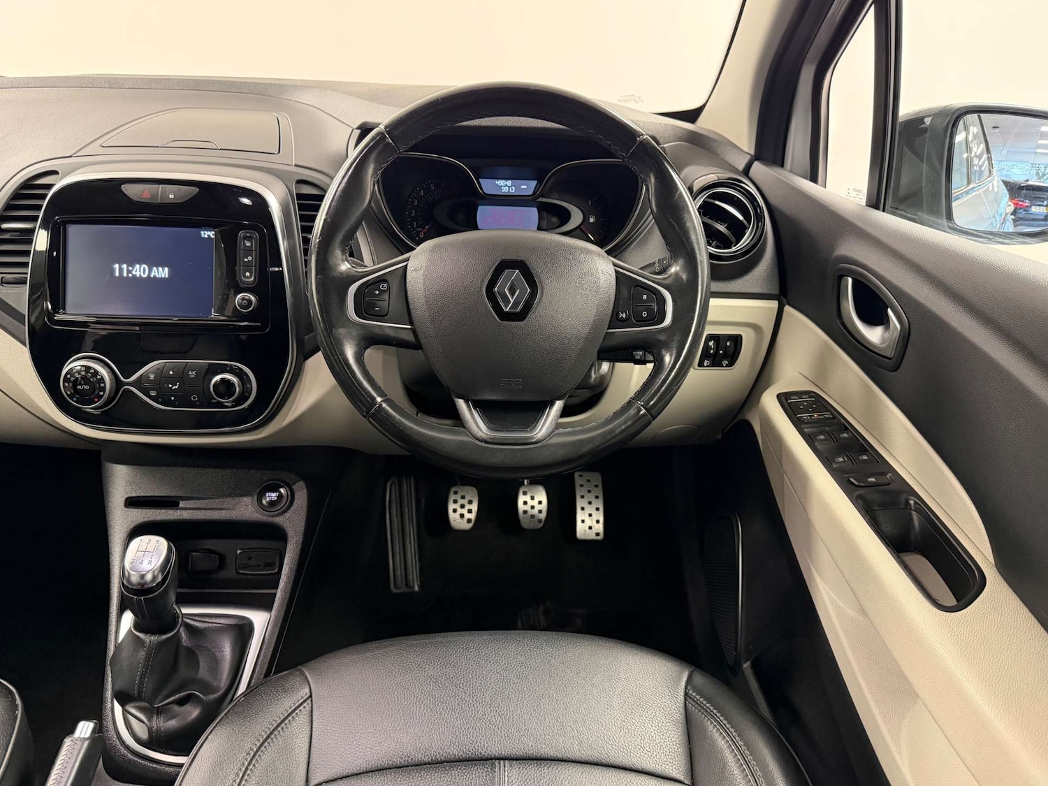 Used Renault Captur 2019 for sale - 77504095: Photo 2