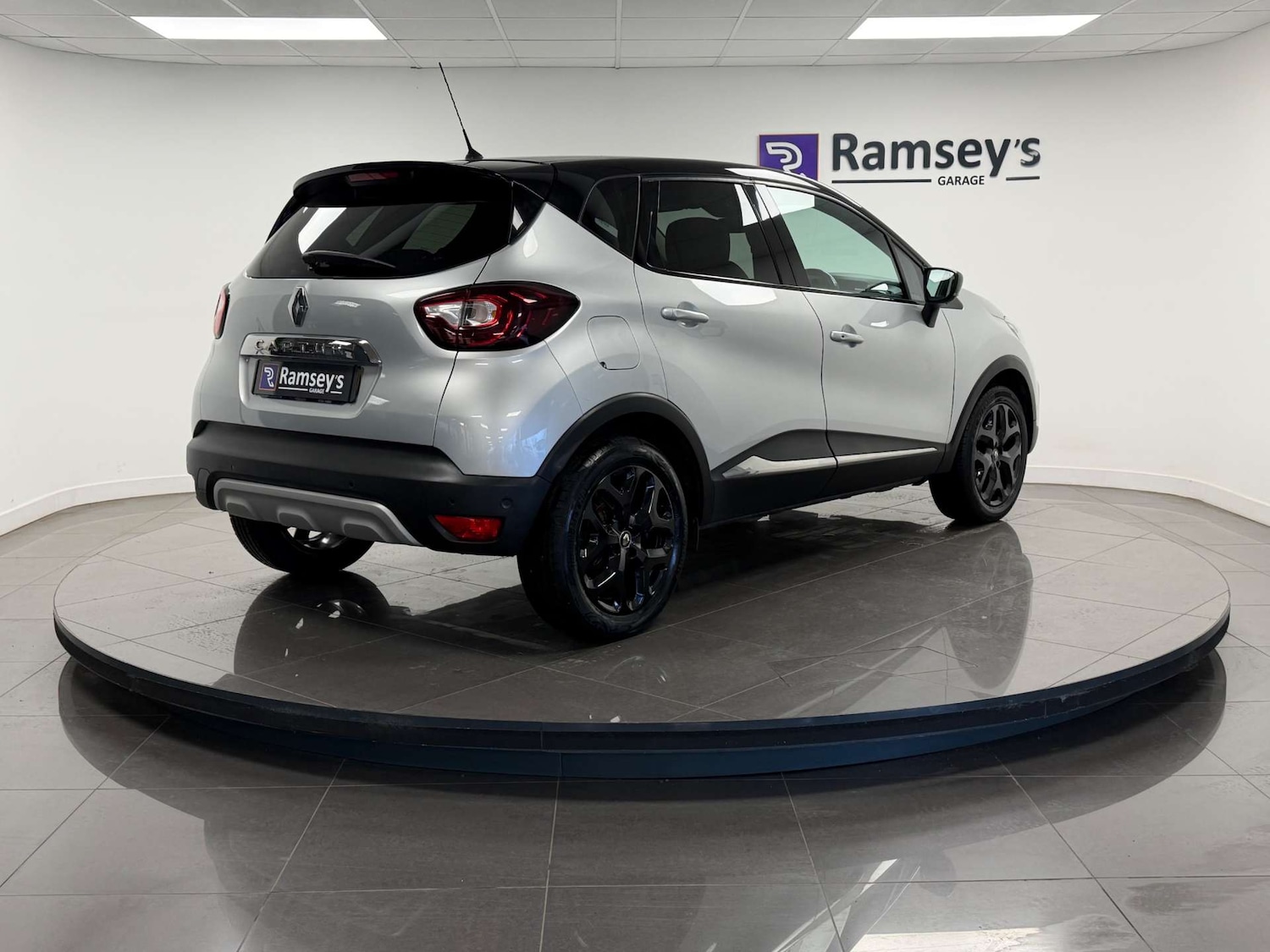 Used Renault Captur 2019 for sale - 77504095: Photo 4