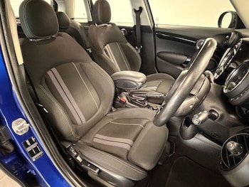 Used MINI Hatch 2019 for sale - 76701990: Photo