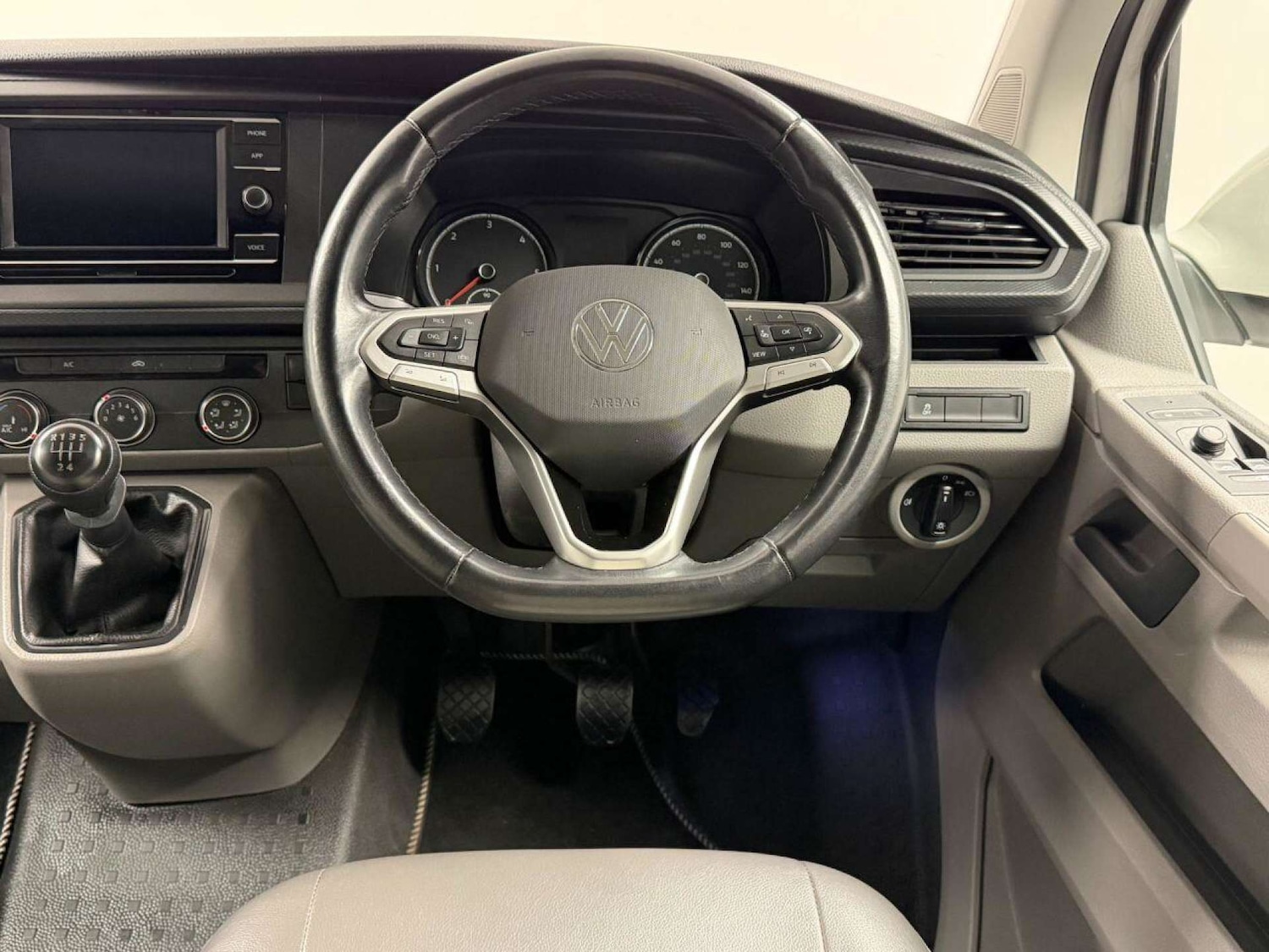 Used Volkswagen Transporter 2023 for sale - 77505989: Photo 2