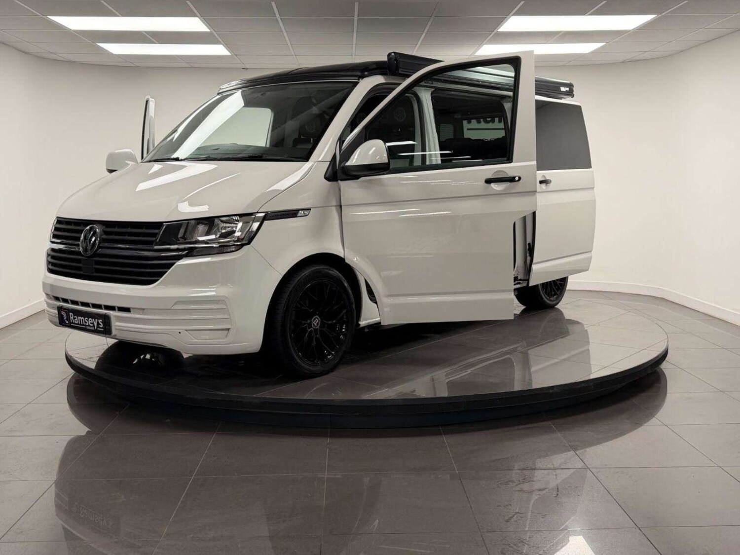 Used Volkswagen Transporter 2023 for sale - 77505989: Photo 28