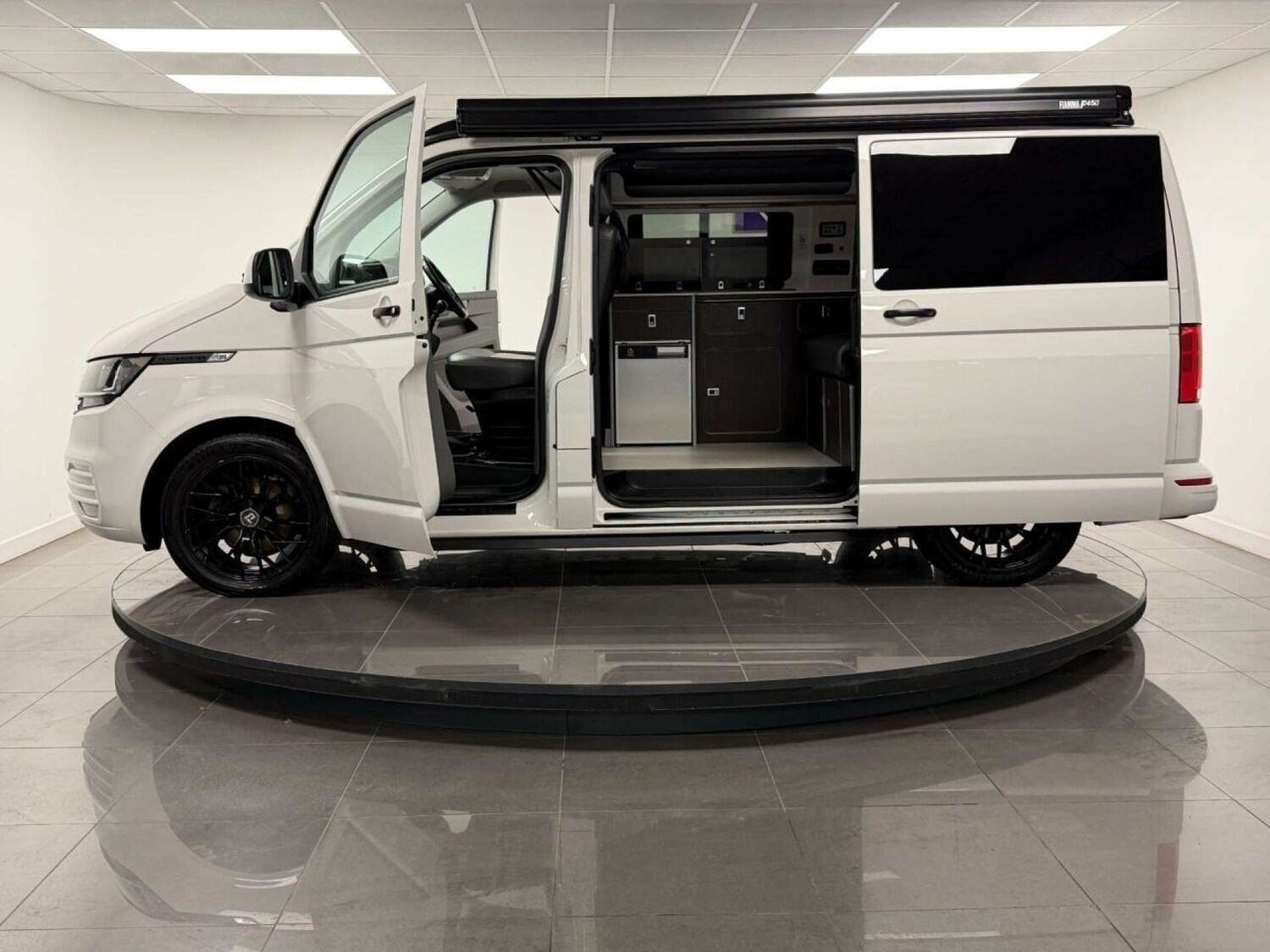 Used Volkswagen Transporter 2023 for sale - 77505989: Photo 29