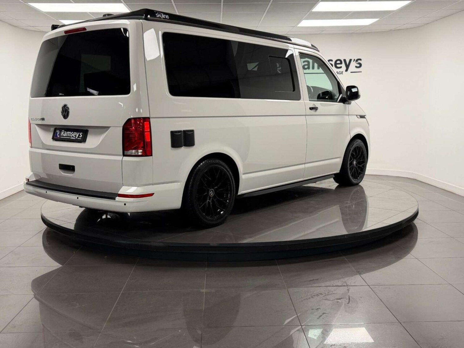 Used Volkswagen Transporter 2023 for sale - 77505989: Photo 4