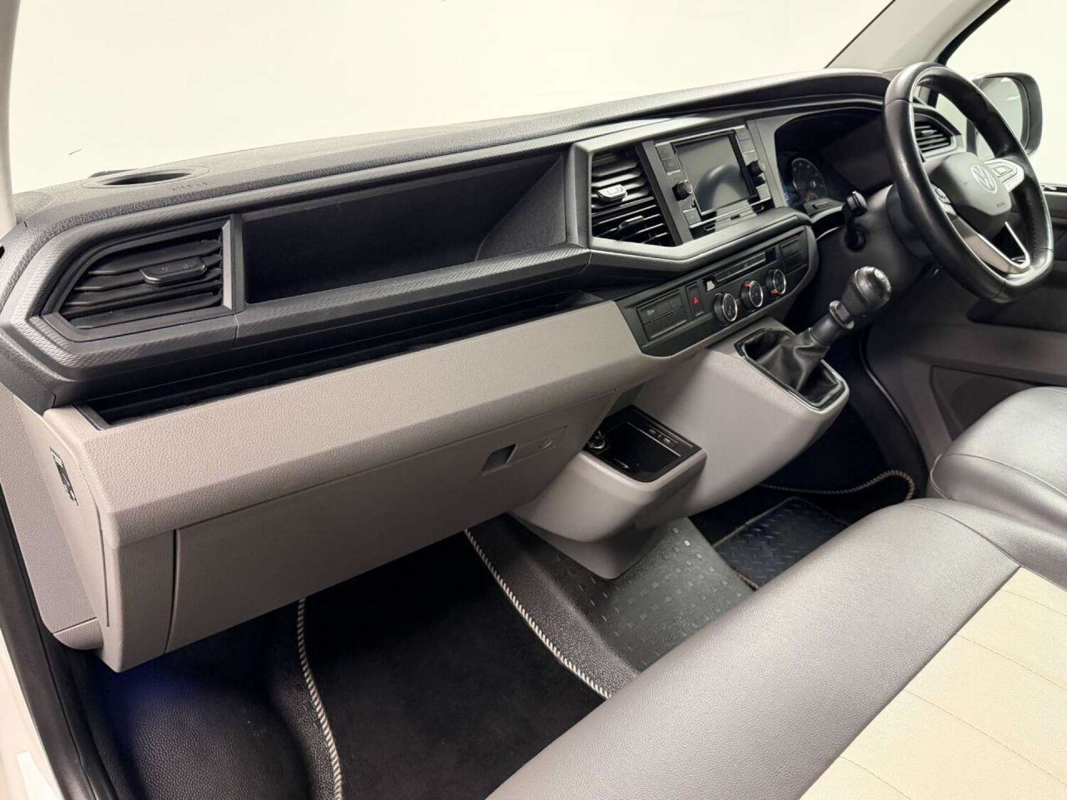 Used Volkswagen Transporter 2023 for sale - 77505989: Photo 9