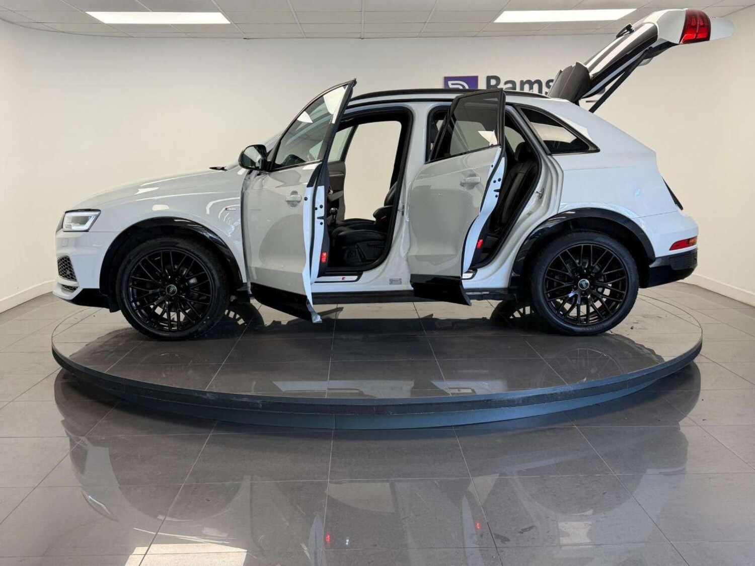 Used Audi Q3 2017 for sale - 77505996: Photo 24