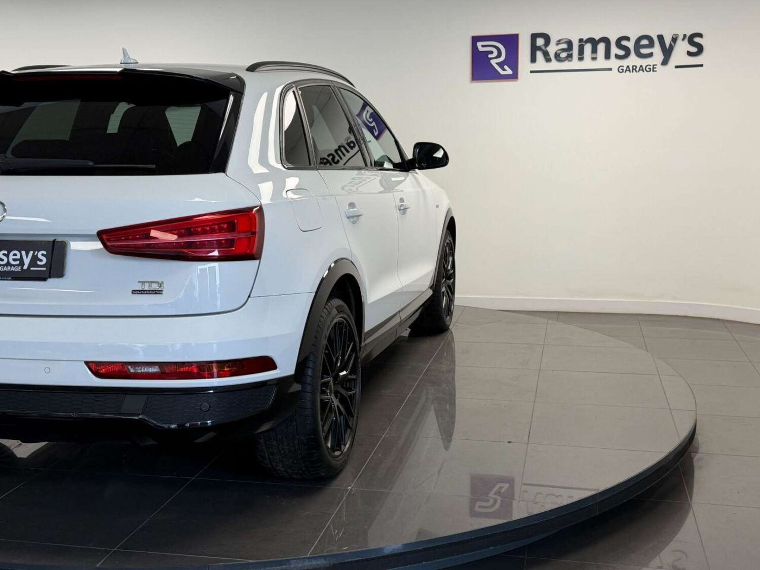 Used Audi Q3 2017 for sale - 77505996: Photo 30