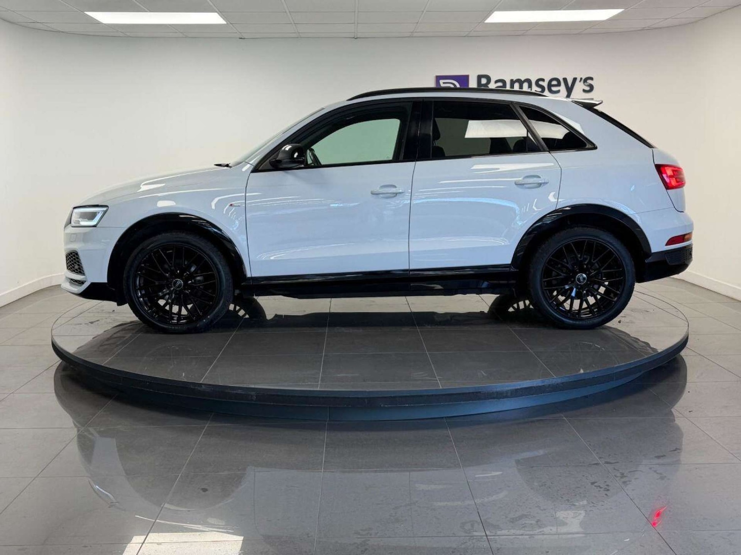 Used Audi Q3 2017 for sale - 77505996: Photo 6