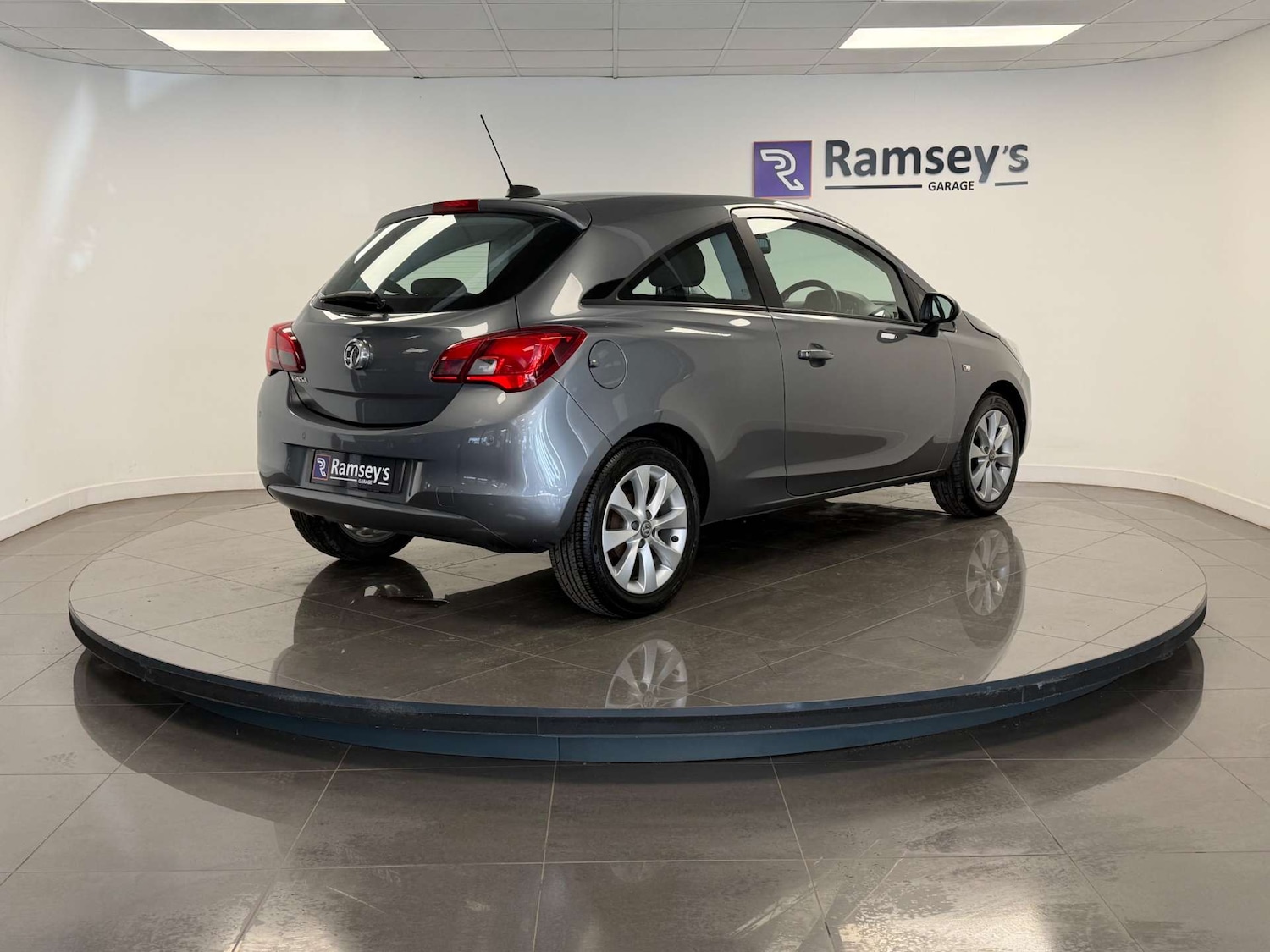 Used Vauxhall Corsa 2017 for sale - 77591947: Photo 4