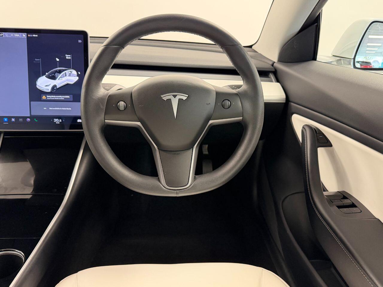 Used Tesla Model 3 2019 for sale - 76562000: Photo 2