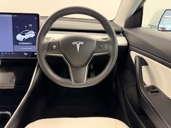 Used Tesla Model 3 2019 for sale - 76562000: Photo