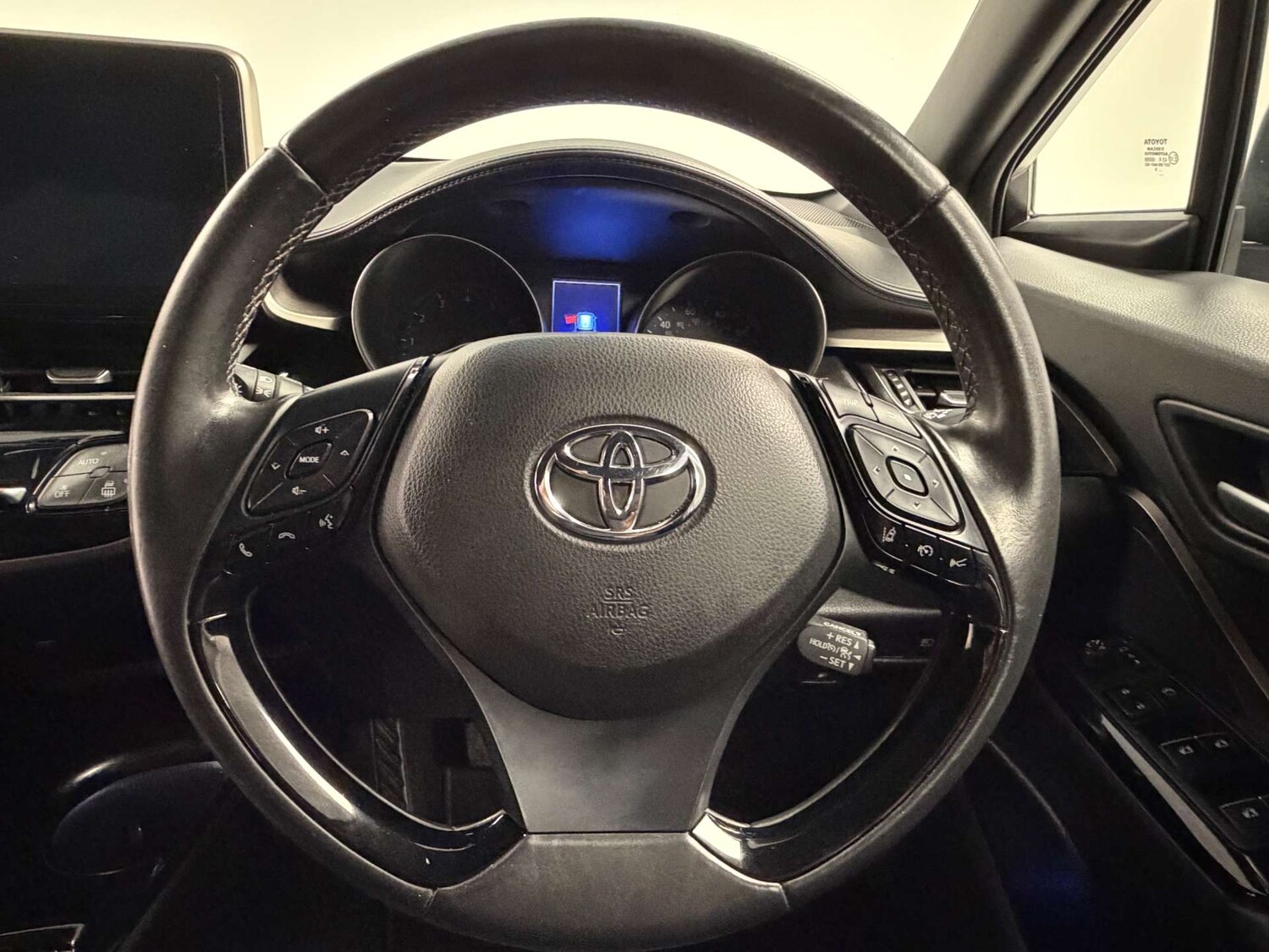 Used Toyota C-HR 2018 for sale - 77506005: Photo 21