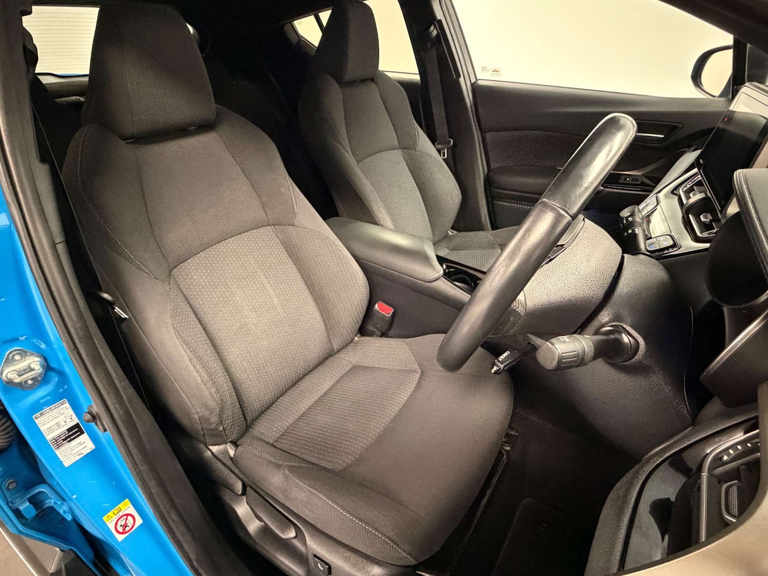 Used Toyota C-HR 2018 for sale - 77506005: Photo 3