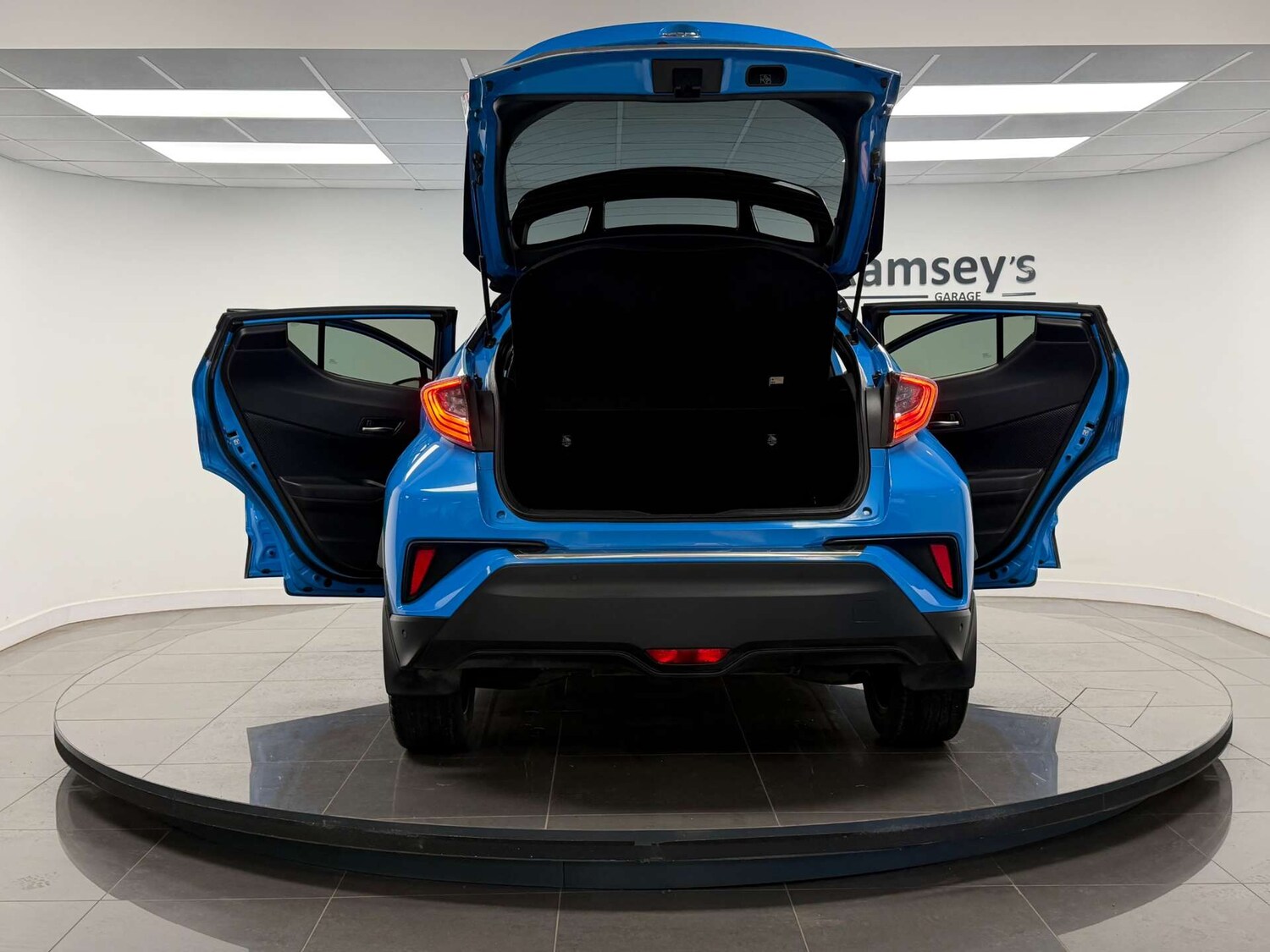 Used Toyota C-HR 2018 for sale - 77506005: Photo 32