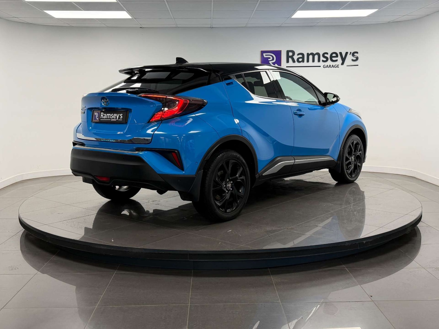 Used Toyota C-HR 2018 for sale - 77506005: Photo 4