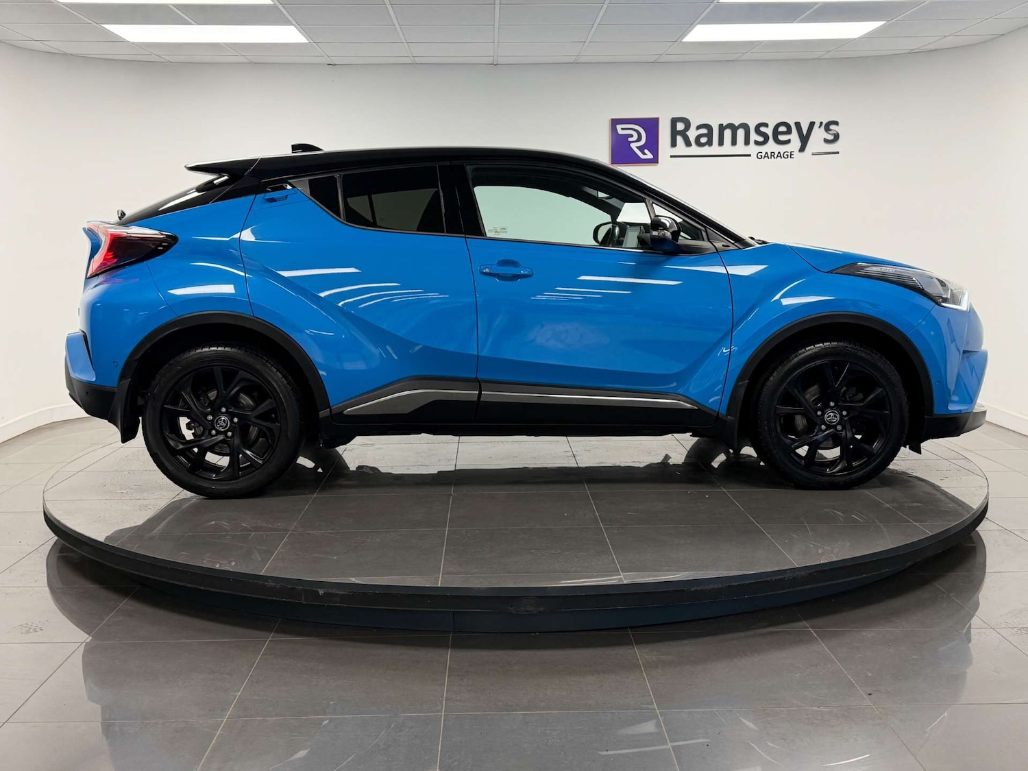 Used Toyota C-HR 2018 for sale - 77506005: Photo 5