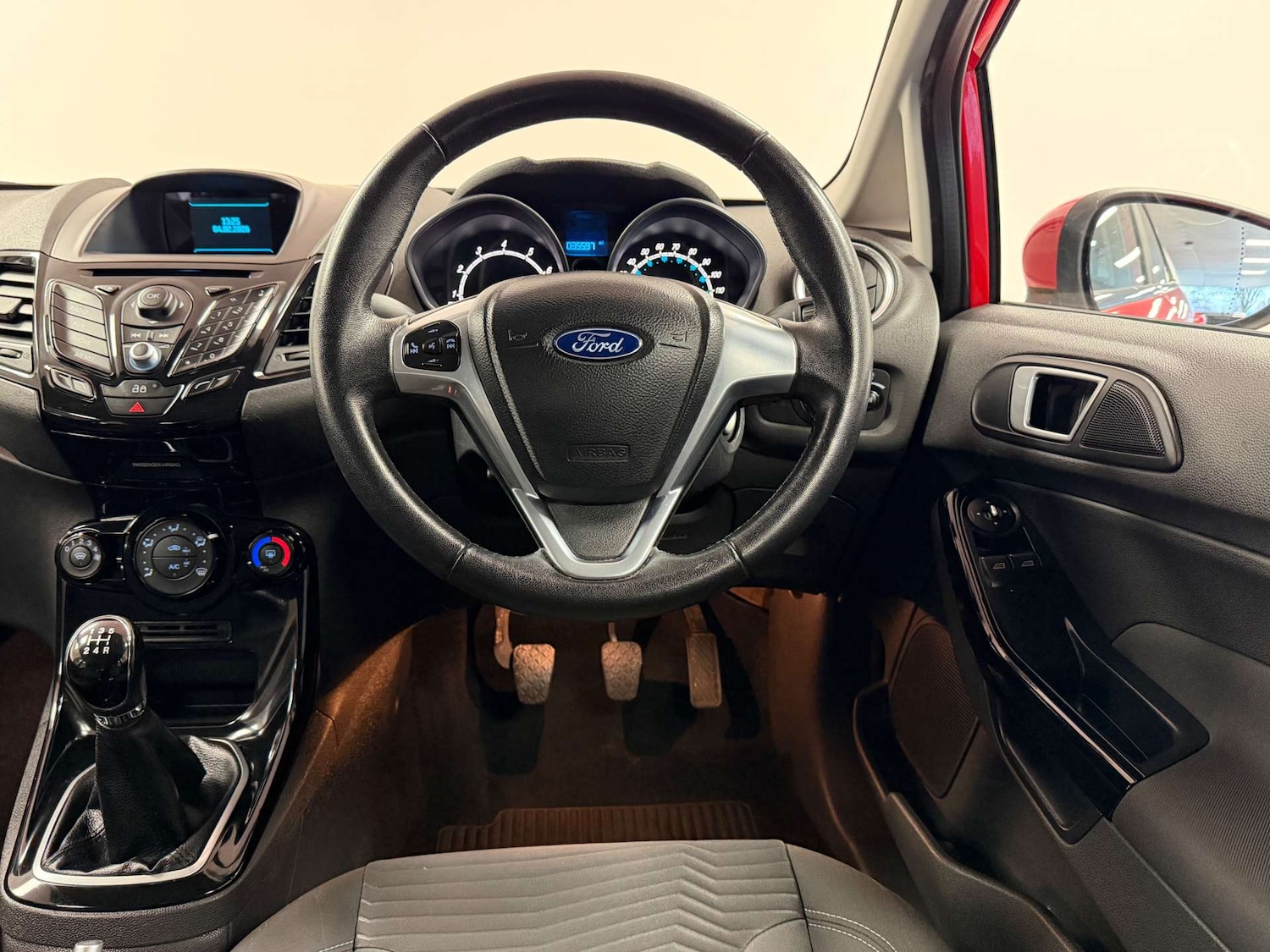 Used Ford Fiesta 2014 for sale - 77506002: Photo 2