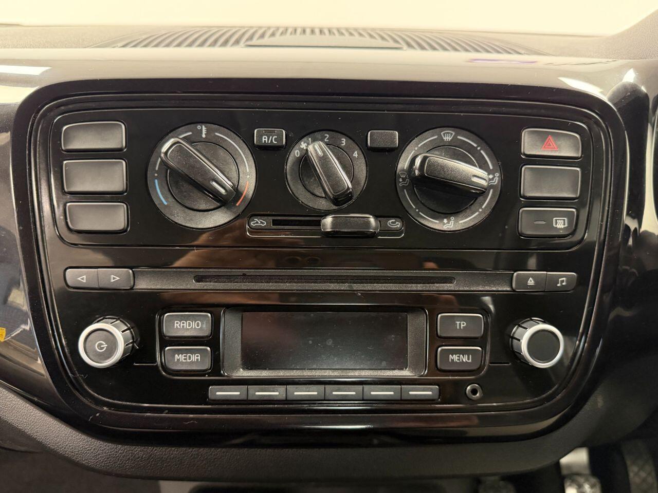 Used Volkswagen up! 2016 for sale - 77131998: Photo 18