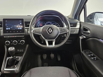 Used Renault Captur 2022 for sale - 76561968: Photo