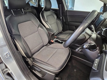 Used Renault Captur 2022 for sale - 76561968: Photo