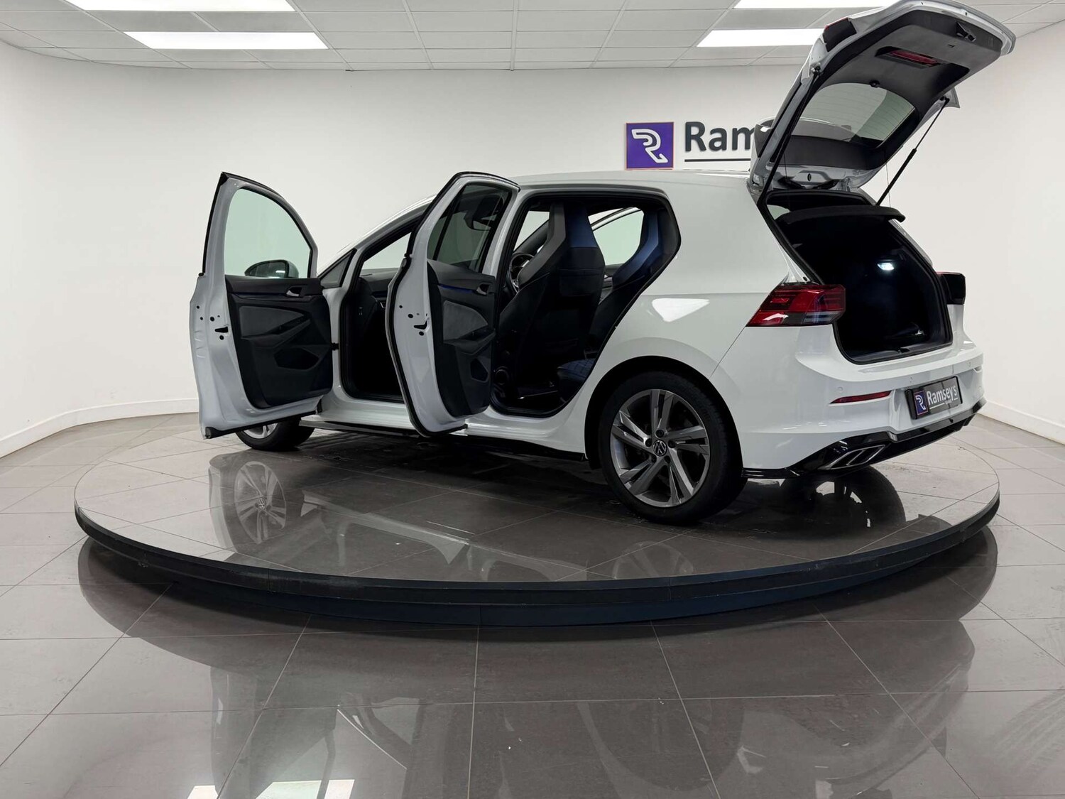 Used Volkswagen Golf 2021 for sale - 77506007: Photo 31