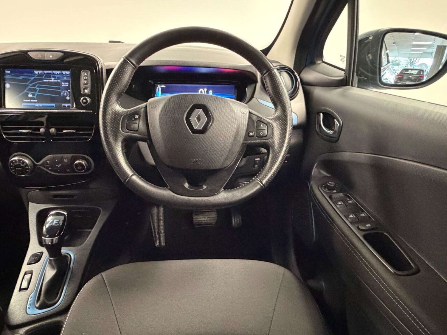 Used Renault Zoe 2018 for sale - 77505991: Photo 2